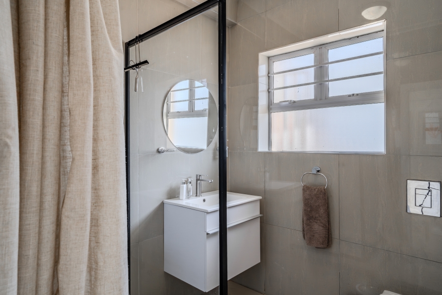 2 Bedroom Property for Sale in Three Anchor Bay Western Cape